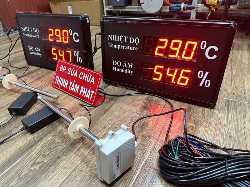 cảm biến nhiệt độ và độ ẩm
